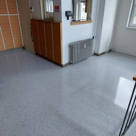 Designové podlahy pro školy - referenční fotografie